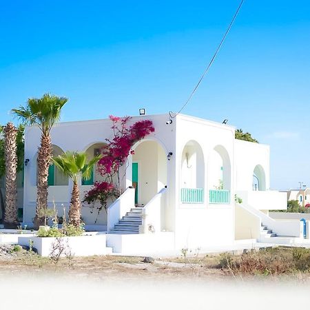 Kamari Beach Houses With Balcony And Garden Exteriér fotografie