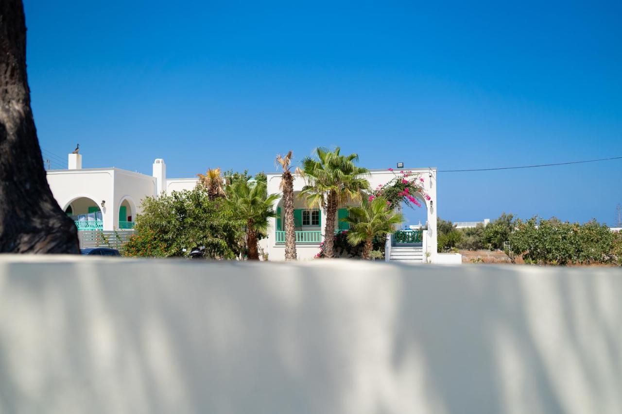 Kamari Beach Houses With Balcony And Garden Exteriér fotografie
