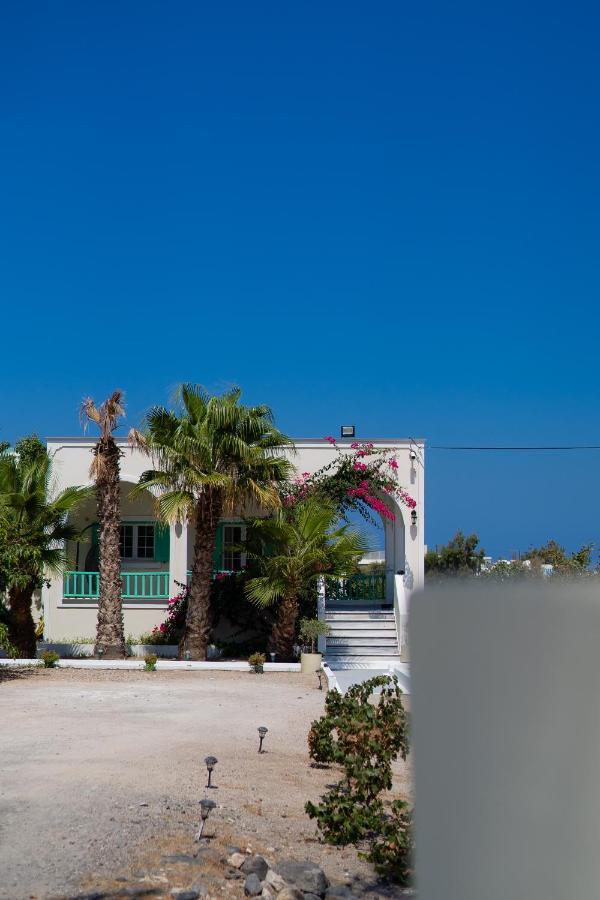 Kamari Beach Houses With Balcony And Garden Exteriér fotografie