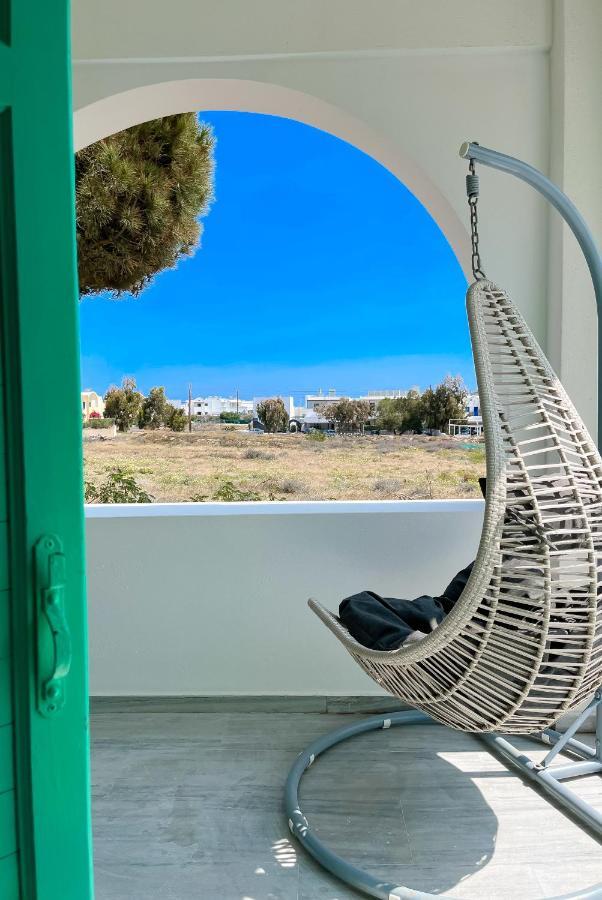 Kamari Beach Houses With Balcony And Garden Exteriér fotografie
